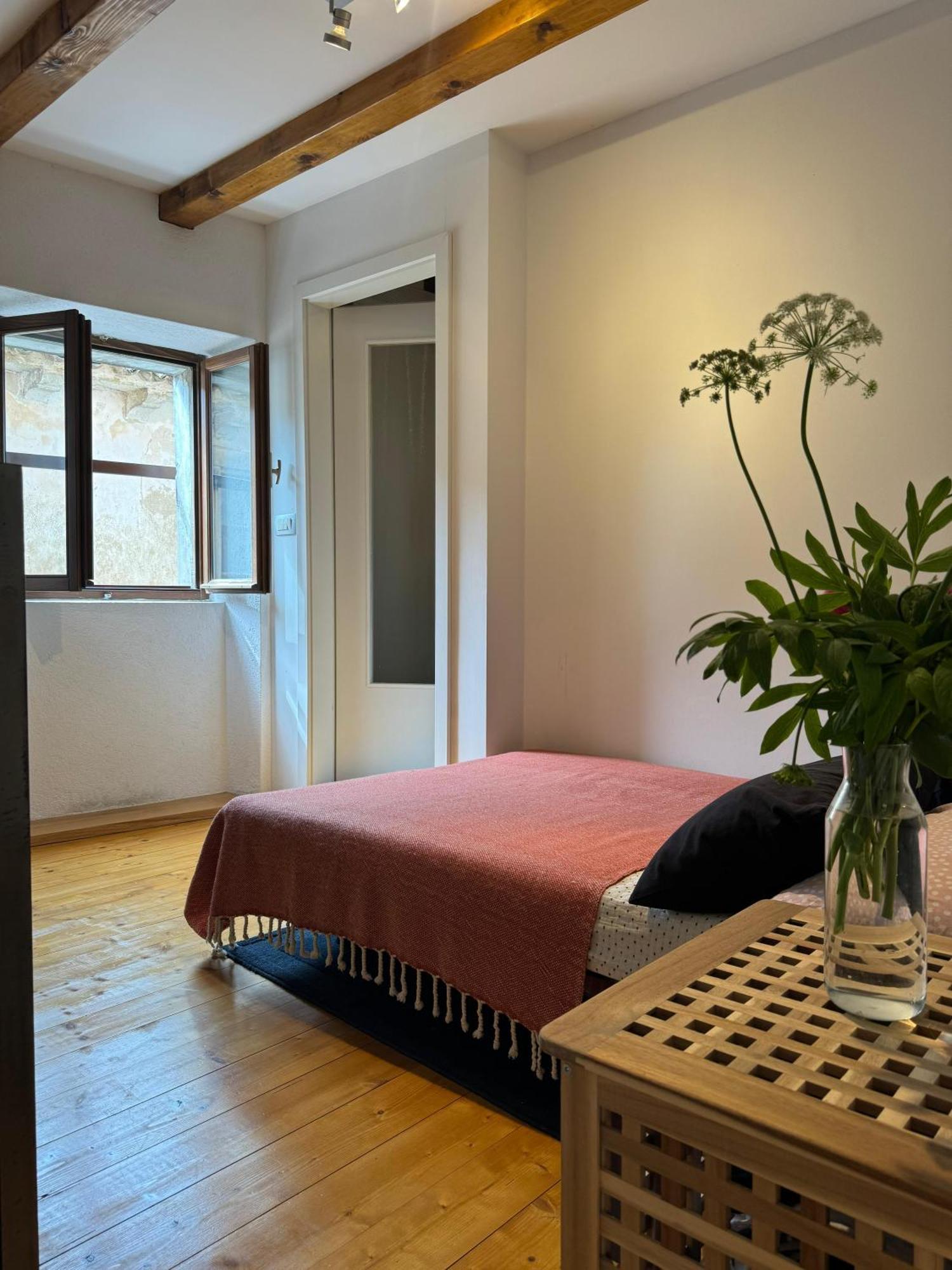 Kate'S Townhouse Apartment Buzet Exterior photo